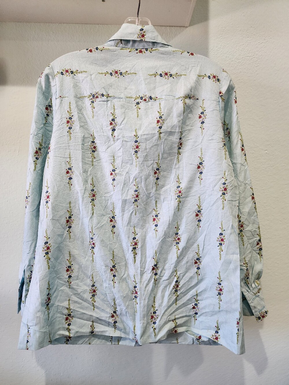 VIN VERT by Sanyo Shokai | Light Blue Floral Button-Up Shirt | Vintage - Picture 3 of 5